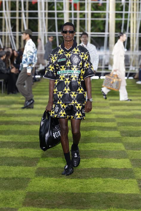 louis vuitton ss25 show|louis vuitton 2025 show.